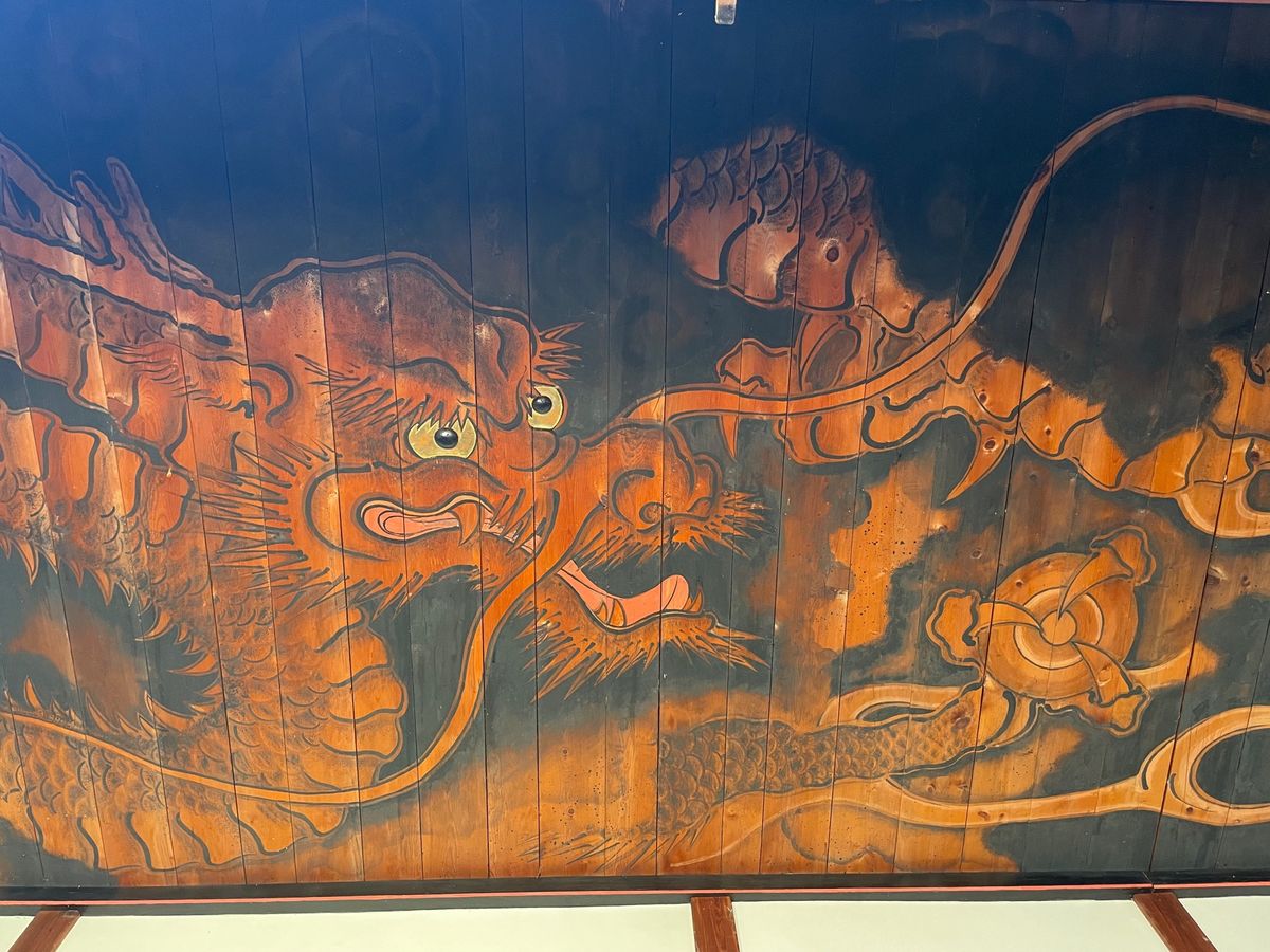 長泉禅寺へ。天井に描かれた龍の絵が見事でした。