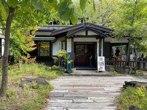 奈良井駅近くのカフェ深山で一休み。緑に囲まれている雰囲気の良いカフェでした...