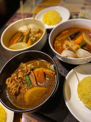 ラストの晩ご飯はすすきので
ラーメン横丁の上？にある
札幌ドミニカでスープ...