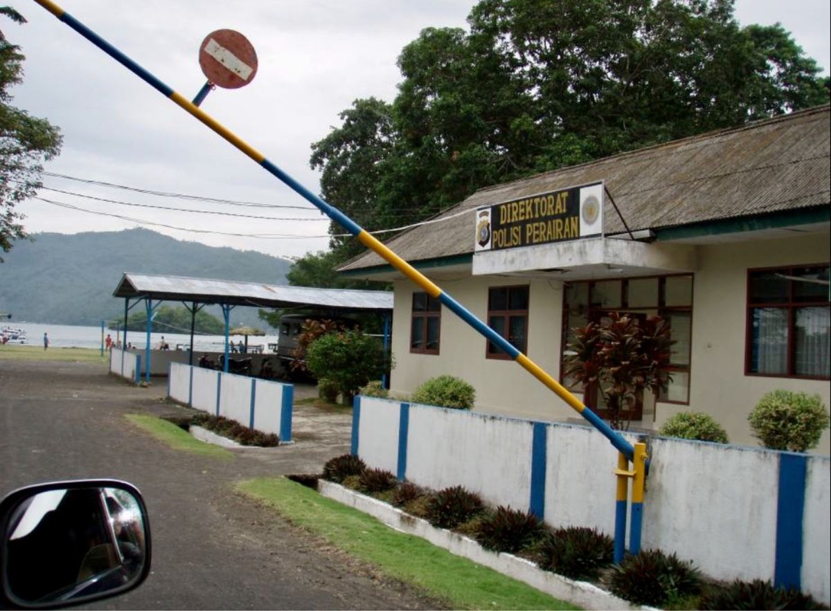 香港からシンガポールまで約4時間、インドネシアのメナドまで約3時間のフライ...