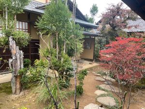 大徳寺の総見院。本能寺の変後に豊臣秀吉が建立した織田信長の菩提寺。当時描か...