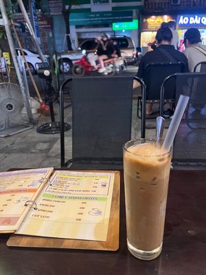 ベトナムでカフェ巡り☕️
コレが今回の目的でもある☝️
５店舗しか行けんか...