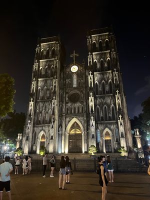 １年ぶりのハノイ🇻🇳
このごちゃごちゃした街並みが気に入っている😊