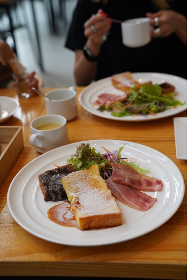 日本「三重家族旅行」の写真：visonでの朝ごはんはフレンチトーストとスイーツ...