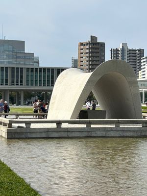 ２日目は原爆ドーム、平和記念公園、平和記念資料館へ

自身３度目の訪問でし...