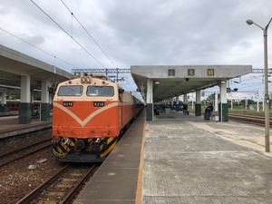 ガラガラになった車内
太麻里を通り、台東に着きました
莒光號にはいつまで乗...