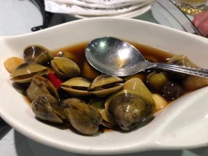 晩ご飯は梅子餐廳
蜆の醤油漬けと菜脯蛋が好きです♪

ホテルそばの行きつけのお店