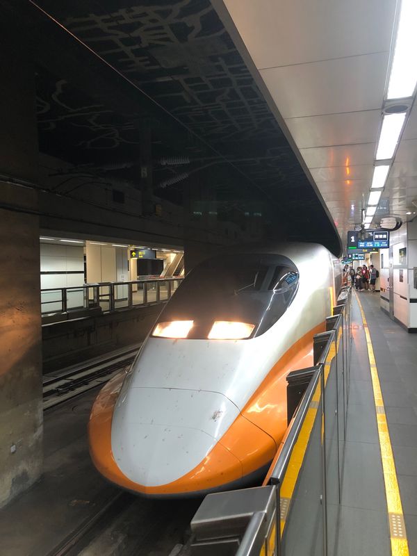 台湾・台北「2023.10TSA台湾鐵路旅遊」の写真：新幹線に乗って高雄へ
商務座は快適です