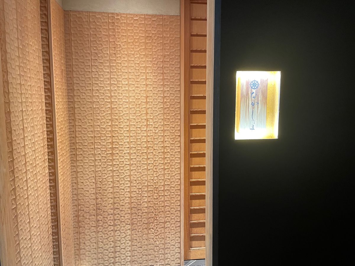 この日の夜は市内の「季節料理なかしま」へ。広島県唯一のミシュラン三つ星レス...