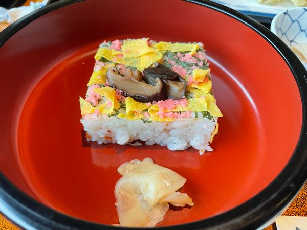 日本・宮島「2023年末・広島・宮島・岩国旅行」の写真：この日のお昼は錦帯橋の袂にある郷土料理の...