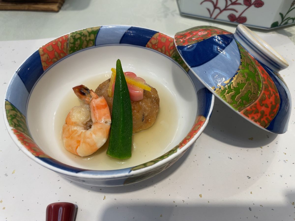 ホテルの夕食は郷土料理の岩国寿司や大平なども出ました。