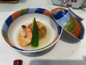 ホテルの夕食は郷土料理の岩国寿司や大平なども出ました。