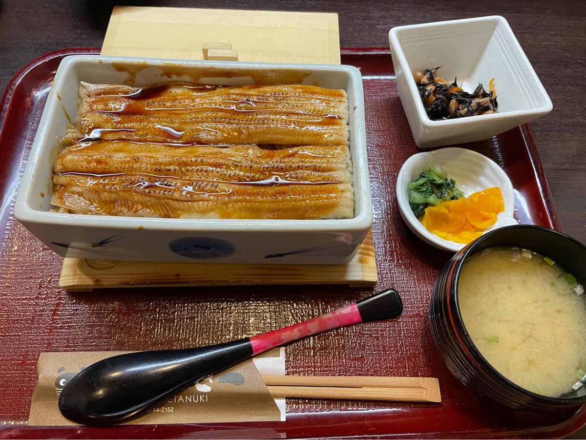 宮島でのランチはあなご飯。大変美味しゅうございました。