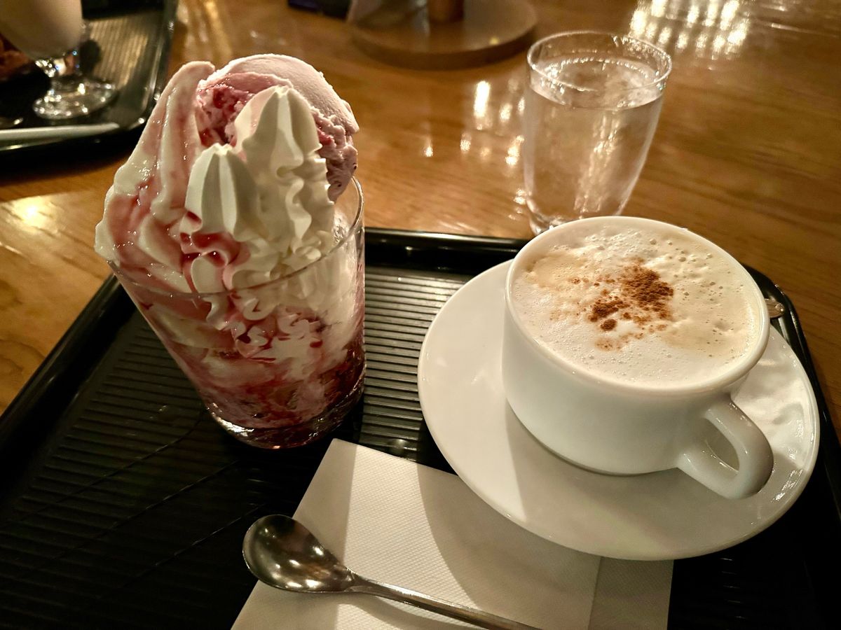 小樽堺町通。観光の定番らしい。
硝子製品が有名らしくたくさんお店がありまし...