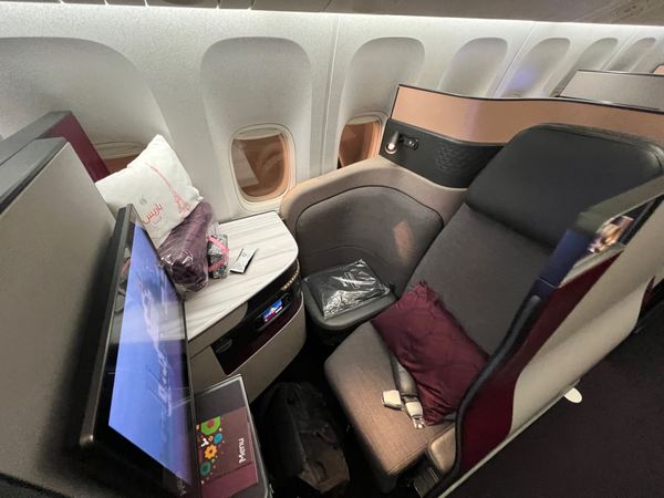 カタール・Doha「ナイジェリア出張2」の写真：カタール航空のビジネスクラスで羽田→ドーハ