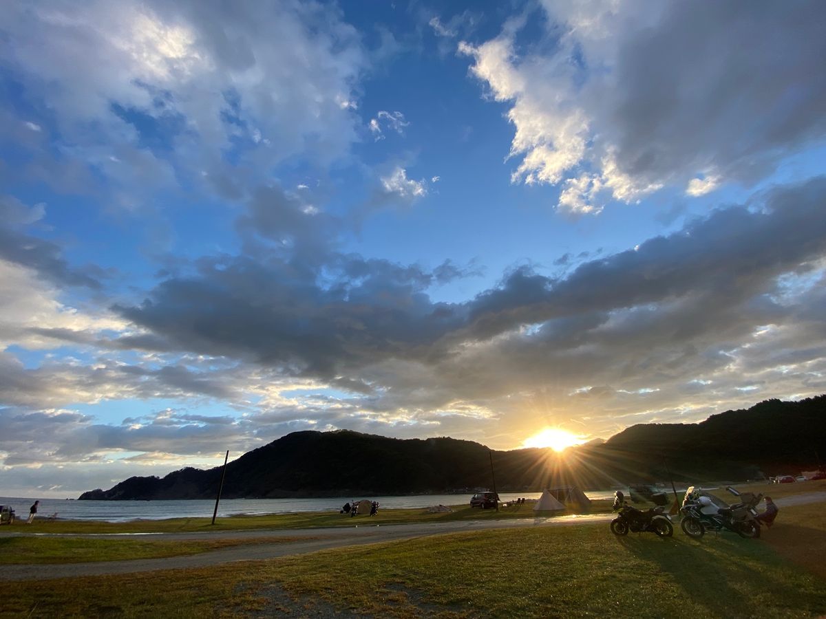 夜中は嵐でした。