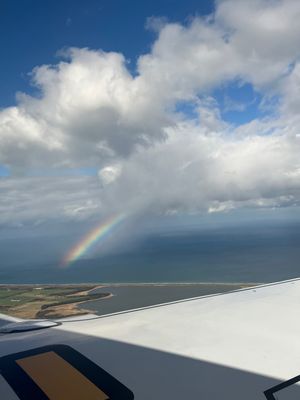 紋別空港着陸前に見えた虹🌈
紋別空港はすごく小さかった！
念願の紋別。
紋...