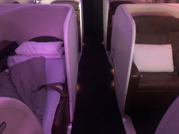 アメリカ(米国)・サンフランシスコ「2023.10SFO」の写真：お食事のあとは向かい側の1D席にベッドメ...