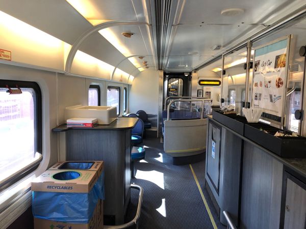 アメリカ(米国)・サンフランシスコ「2023.10SFO」の写真：キャピトルコリドーにはキャフェカーがあっ...