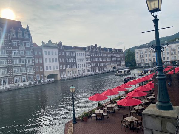 日本・長崎県「2023  ハロウィーン時期のハウステンボス」の写真：ハウステンボスといえばホテルヨーロッパ、...