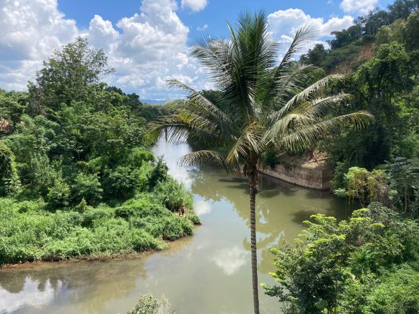 ラオス人民民主共和国・ルアンパバーン「ラオス」の写真：ルアンナムター。街中からムアンシン方向へ...