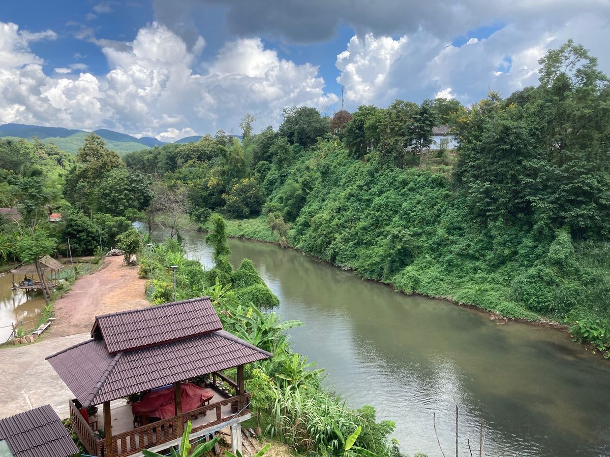 ルアンナムター。街中からムアンシン方向へ2キロくらいのナムター川沿いのSa...