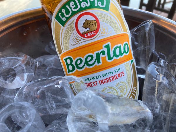 ラオス人民民主共和国・ルアンパバーン「ラオス」の写真：ホテル近くのレストラン。美味しい。