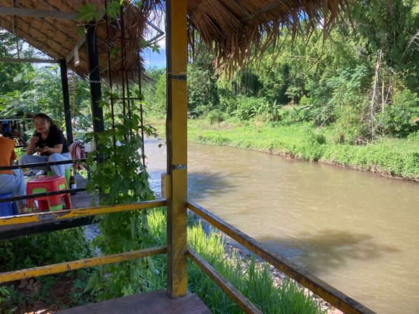 ラオス人民民主共和国・ルアンパバーン「ラオス」の写真：ナムター川沿いに徒歩20分程度でNat ...