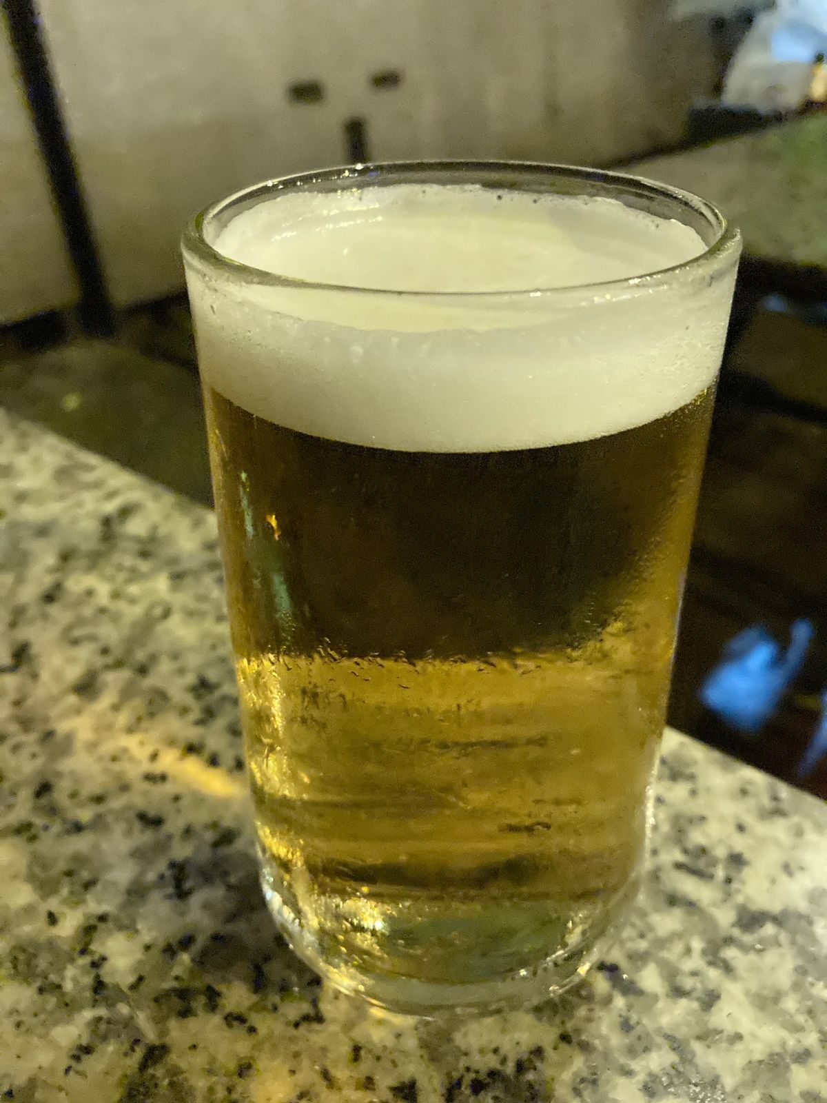ビエンチャン到着。夜のホテルチェックインになってしまったけれど、大好きなラ...