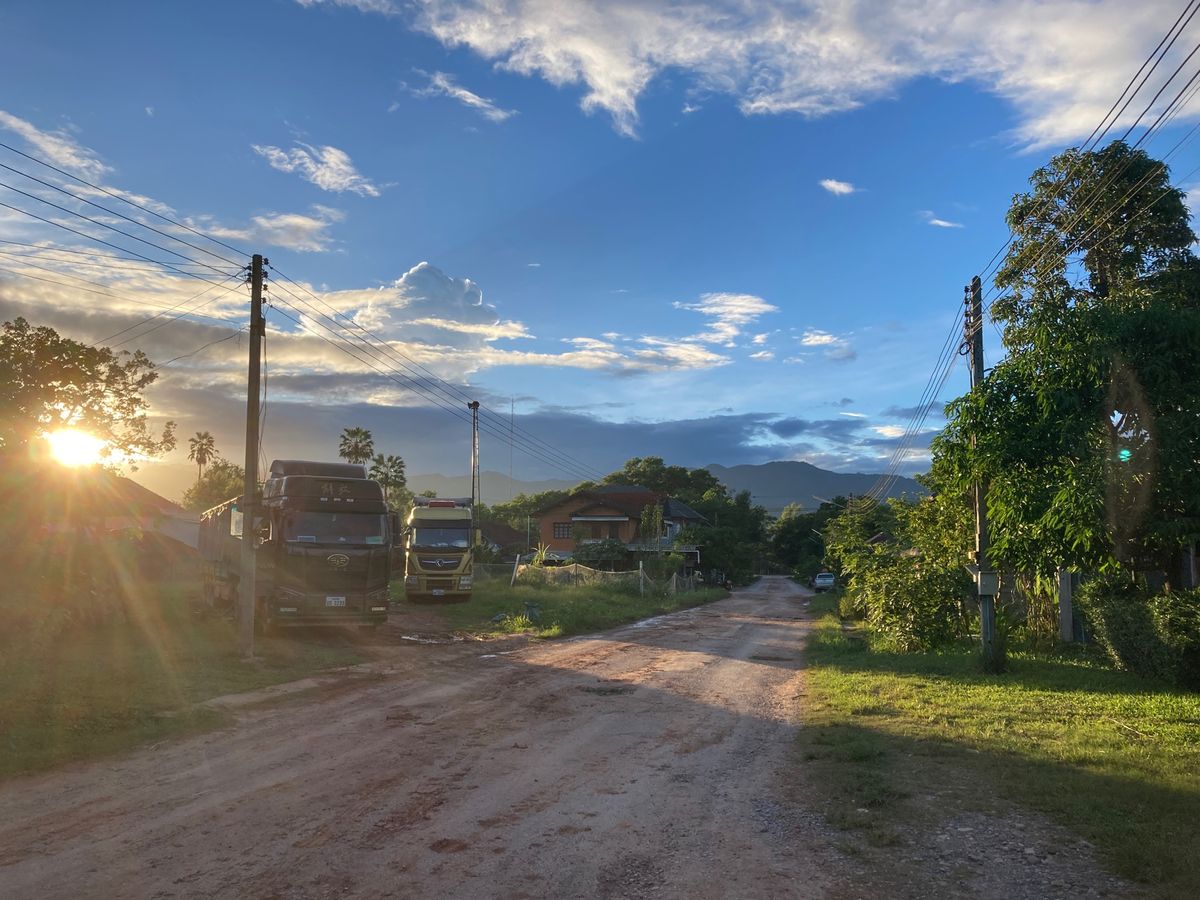 ルアンナムター空港からバスターミナルに直行して、そのまま中国国境に近いムア...