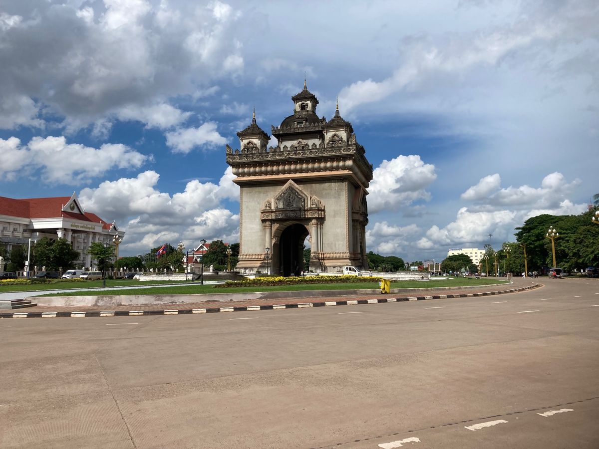 ビエンチャン散策。初めて来た時は官庁街ばかりでつまらない印象だったけれど、...