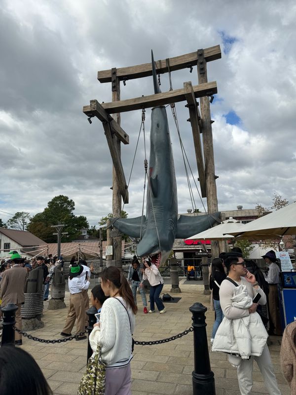 日本・USJ「急遽日帰りUSJ!!」の写真：三つめのアトラクションはジョーズ

船に...