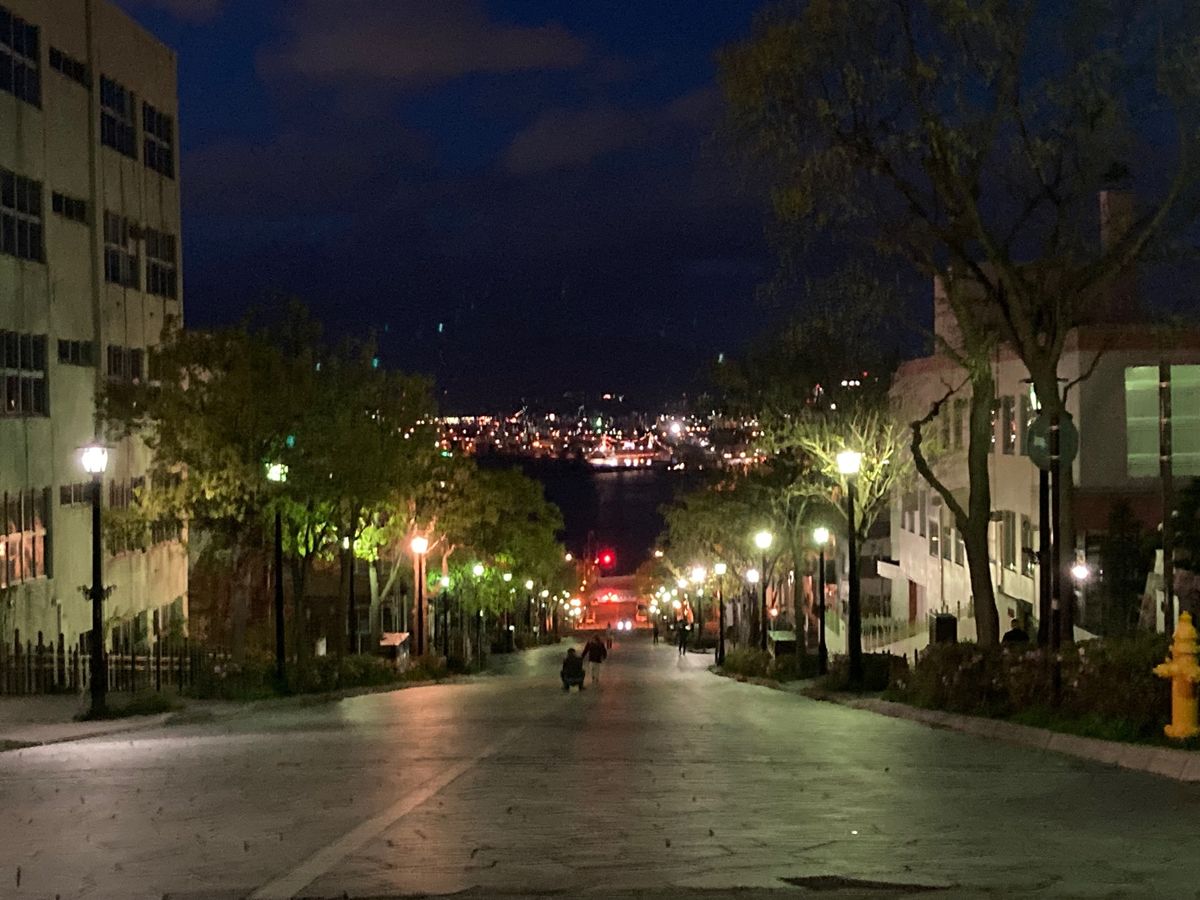 ラッキーピエロ🍔
5月の北海道は桜が綺麗