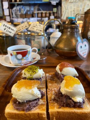 名古屋、毎日喫茶店へ！

コーヒーハウスかこ花車本店　シャンティルージュス...