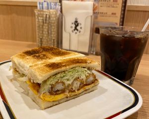 名古屋、毎日喫茶店へ！

コーヒーハウスかこ花車本店　シャンティルージュス...