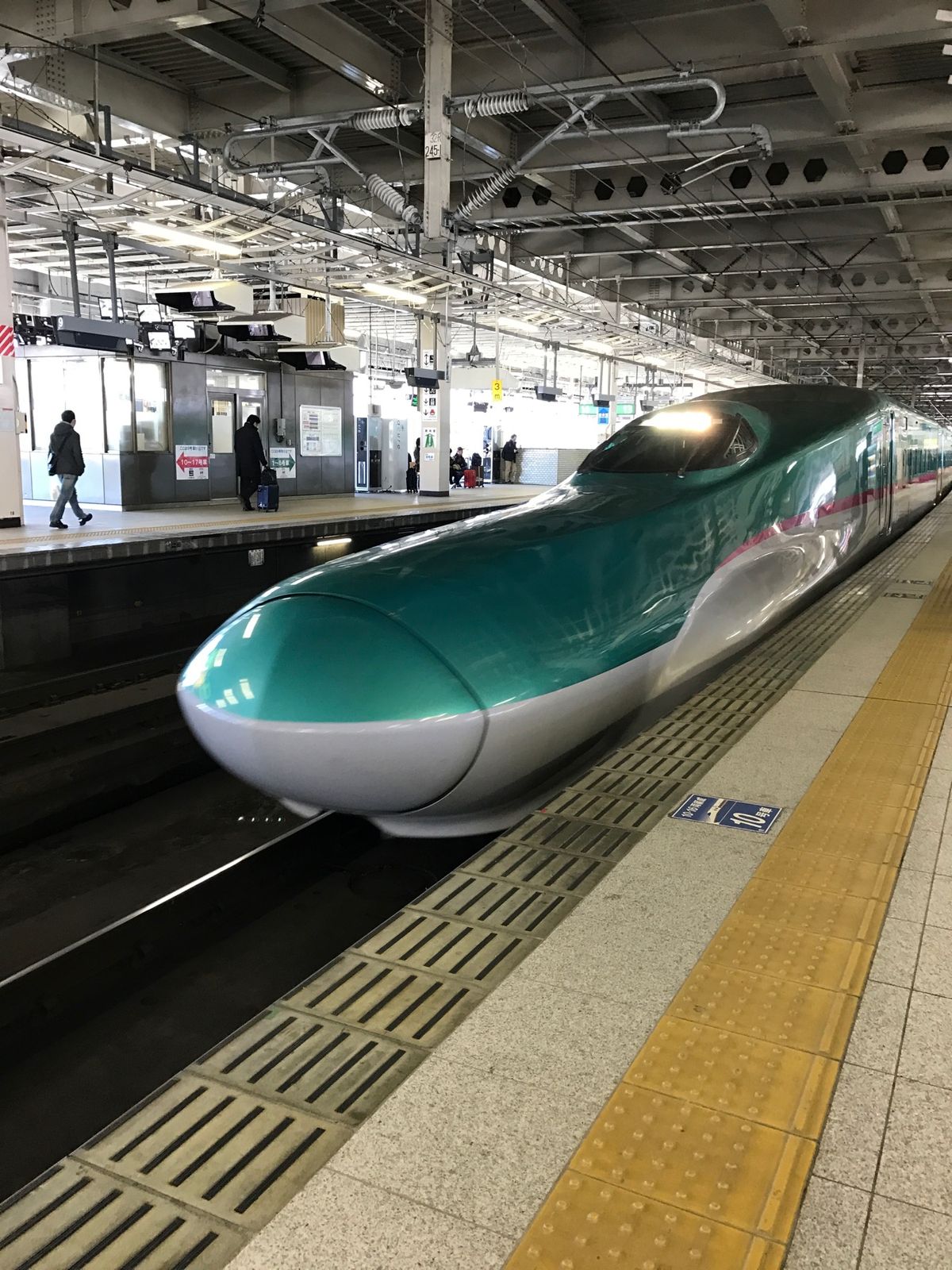 仙台から新幹線はやぶさのグランクラスで函館へ🚄