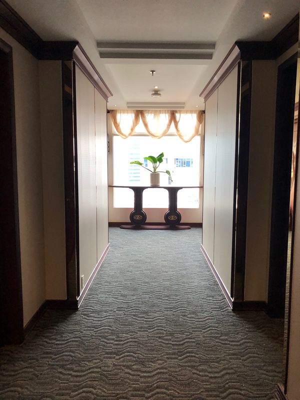 ベトナム・ホーチミン「2023.11SGN放置民」の写真：深夜に着いたので、翌朝、ホテル内を散策
...