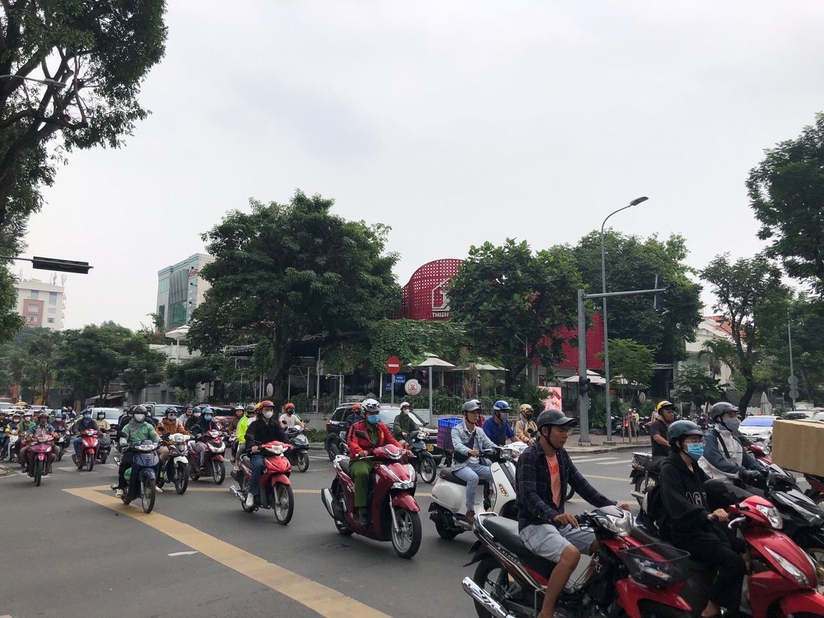 特に用事はないので、トコトコ街歩き
エネルギッシュで楽しい街だな