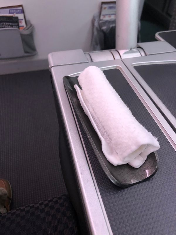 ベトナム・ホーチミン「2023.11SGN放置民」の写真：リカーとmealサアビス
和食をチョイス...