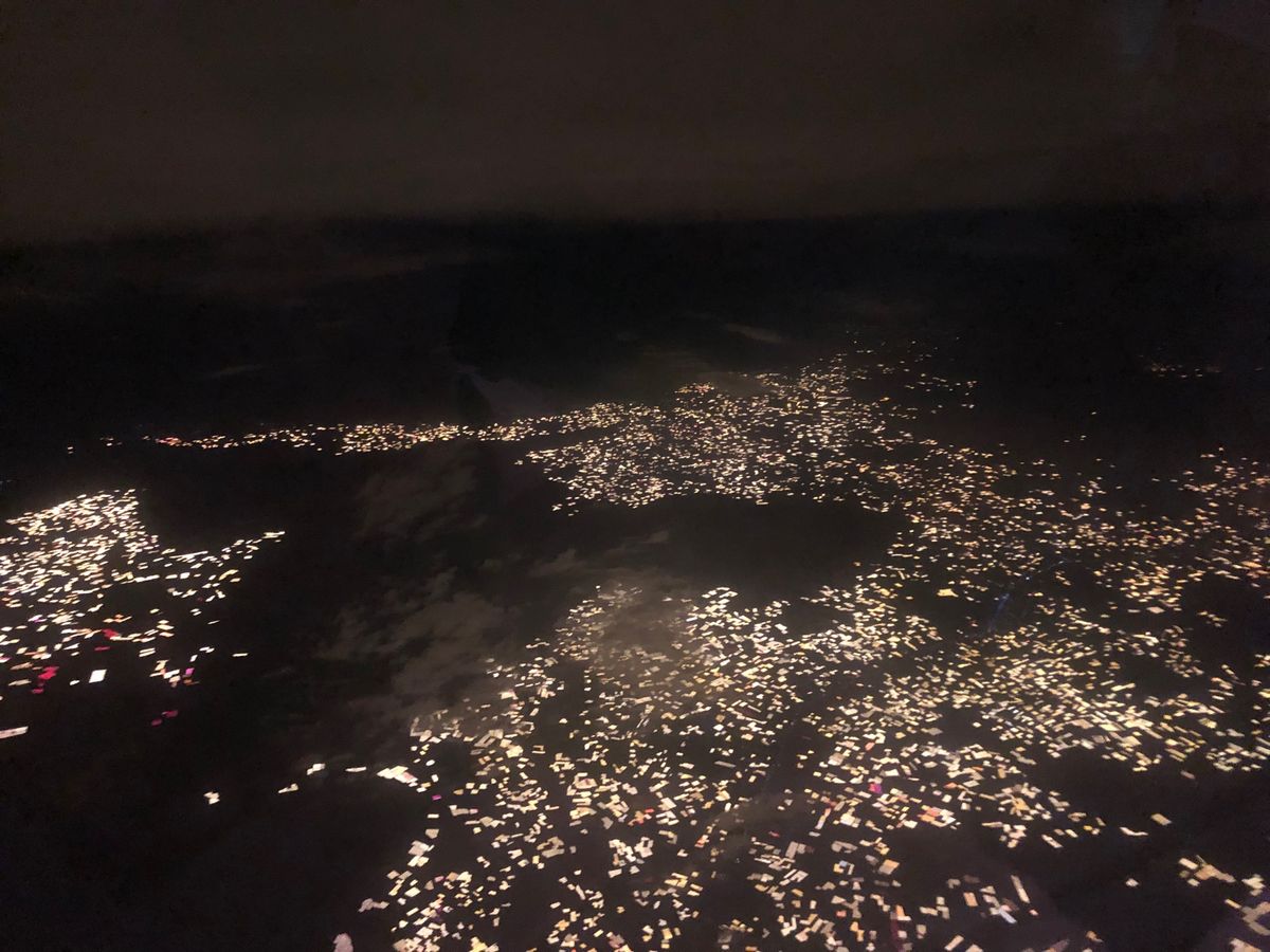 明るい下界は電照菊の栽培かな？

無事着きました

夜中なのでホテル直行で...