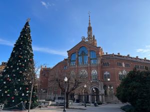 スペイン🇪🇸パルセロナ
サン・パウ病院（世界遺産）
ガウディの師匠が建築し...