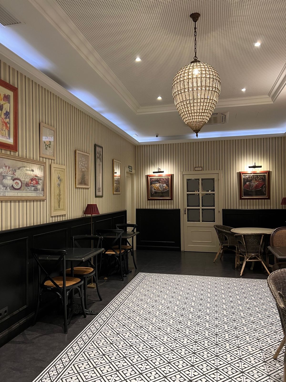 スペイン🇪🇸パルセロナ
●カサ・ビセンス（世界遺産）のかつての喫煙部屋
●...