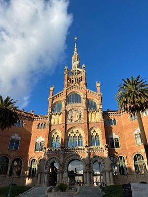 スペイン🇪🇸パルセロナ
サン・パウ病院（世界遺産）
ガウディの師匠が建築し...