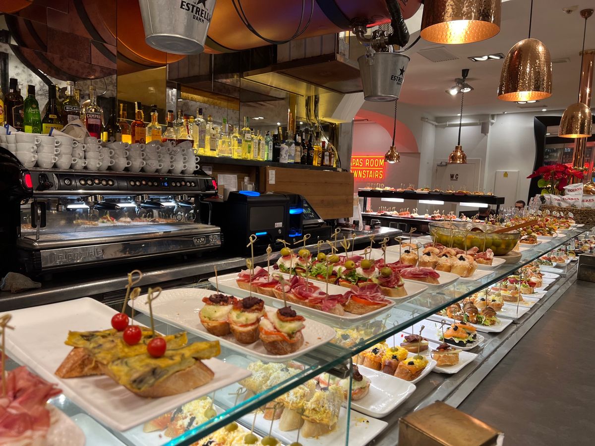 スペイン　バルセロナ
●グラン ホテル ハバナの夜景
●タパス屋　ビルバオ...