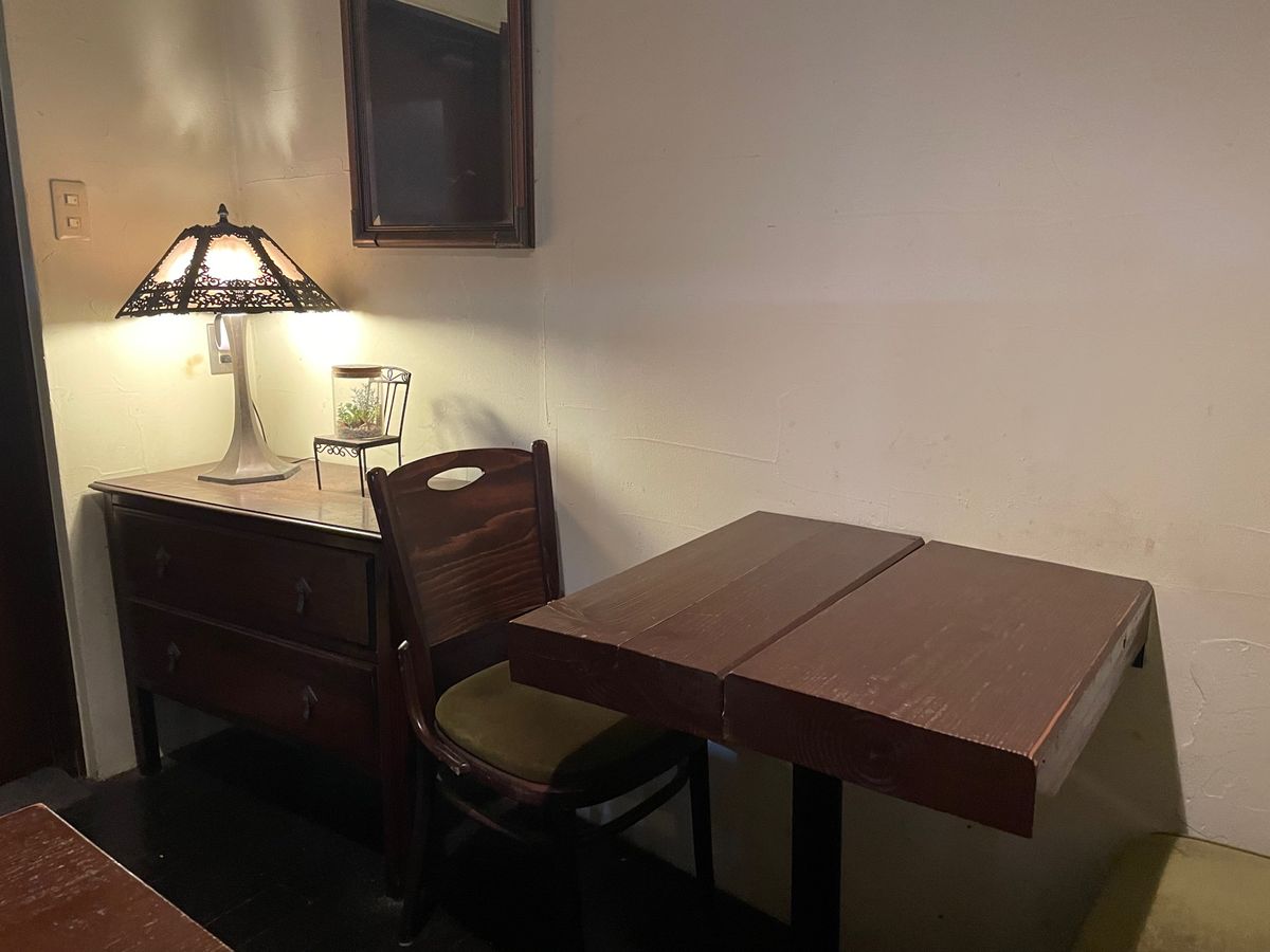 四間道の古民家カフェで一休み。なかなか落ち着いた雰囲気のいい喫茶店でした。...