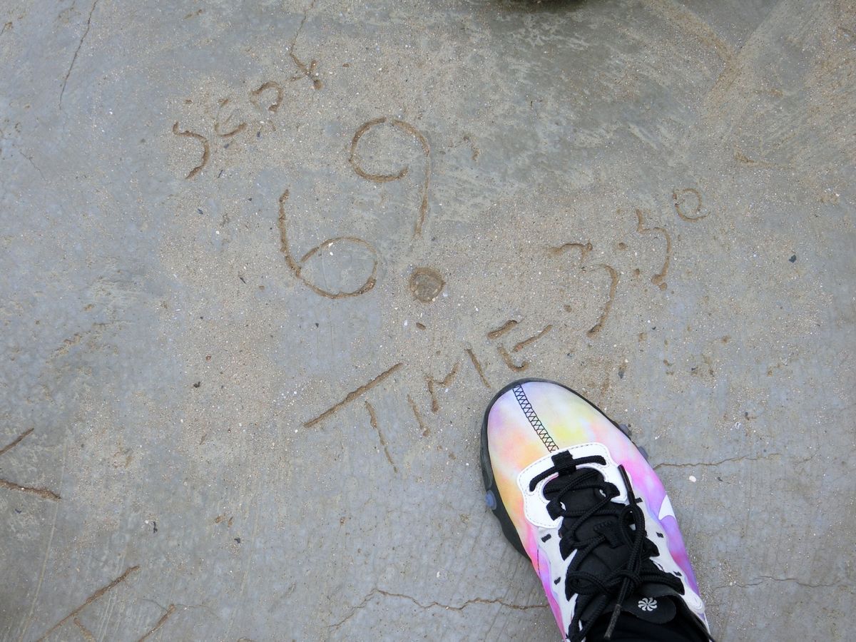 一度は行くよねダイヤモンドヘッド。
頂上へまでは思ったよりハイキングだった。