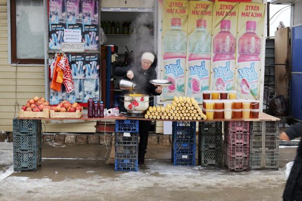 タジキスタン・Dushanbe「中央アジアコーカサス出張」の写真：アクタウの小さなマーケット