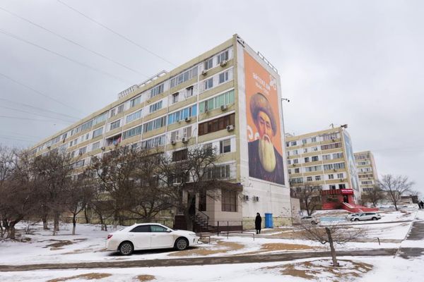 タジキスタン・Dushanbe「中央アジアコーカサス出張」の写真：アクタウのマンション