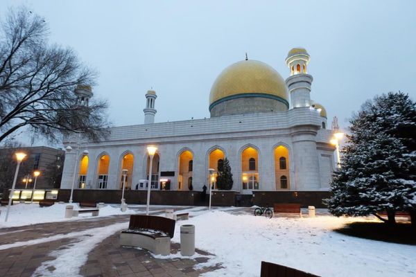 タジキスタン・Dushanbe「中央アジアコーカサス出張」の写真：アルマティのモスク