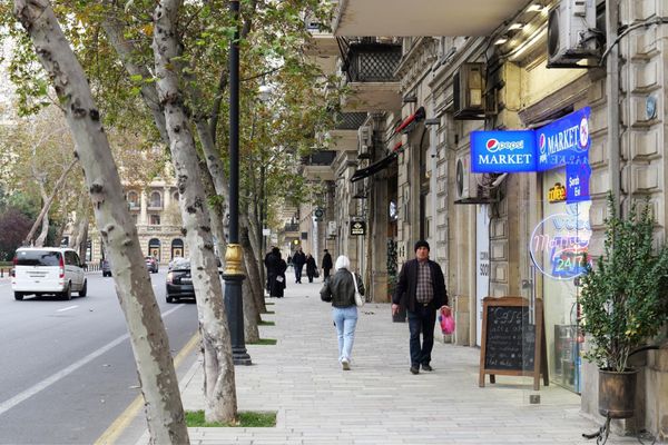 タジキスタン・Dushanbe「中央アジアコーカサス出張」の写真：バクー街並み